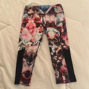 Floral rainbow workout leggings 🌸